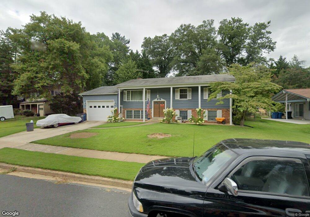 5024 King Richard Dr, Annandale, VA 22003 - photo 1