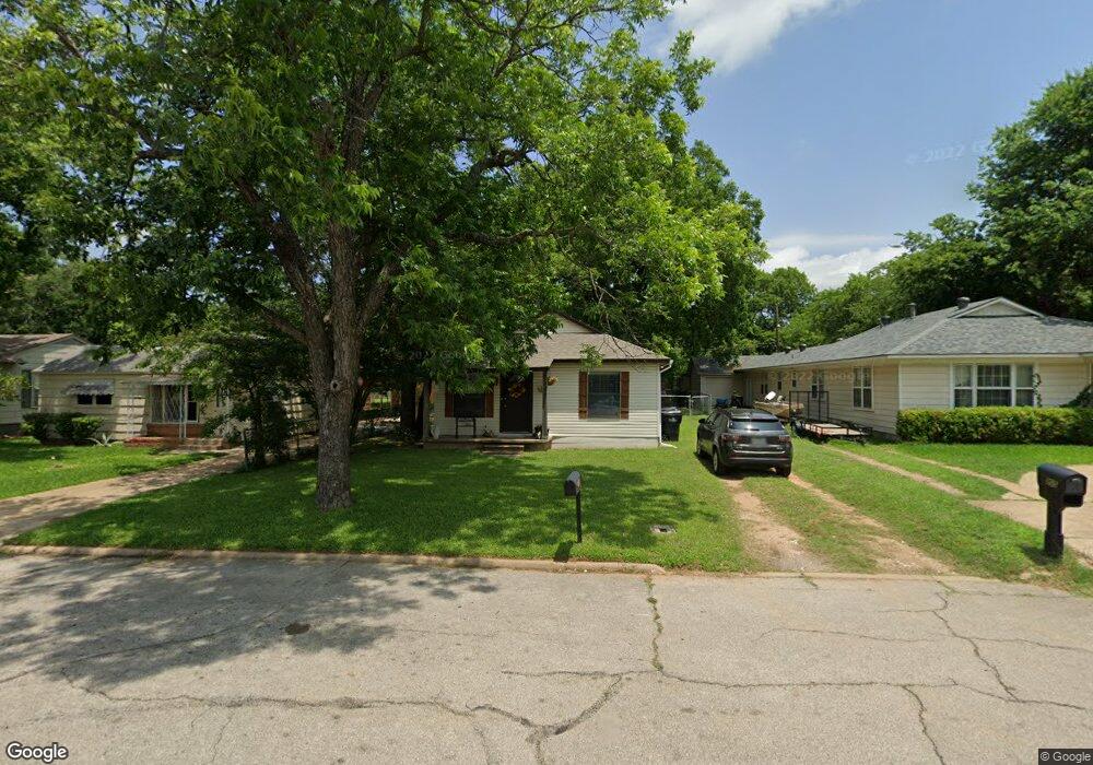 1211 W Munson St, Denison, TX 75020 - photo 1