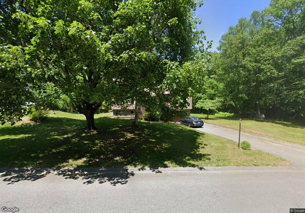 31 Redfield Cir, Derry, NH 03038 - photo 1