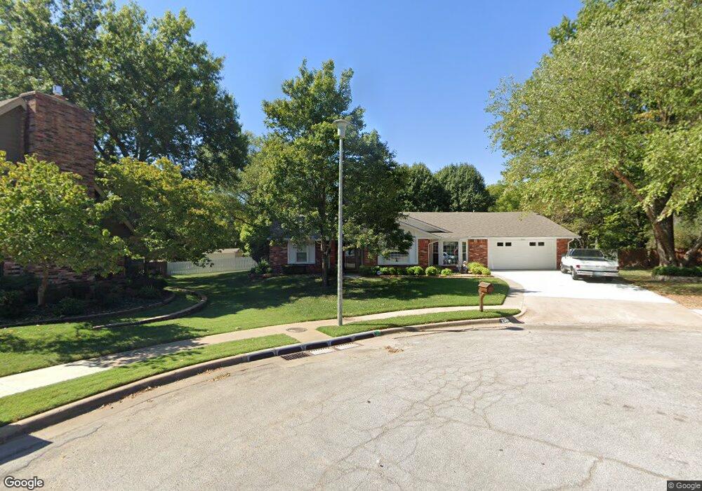 2300 Chapel Hill Ct, Bartlesville, OK 74006 - photo 1