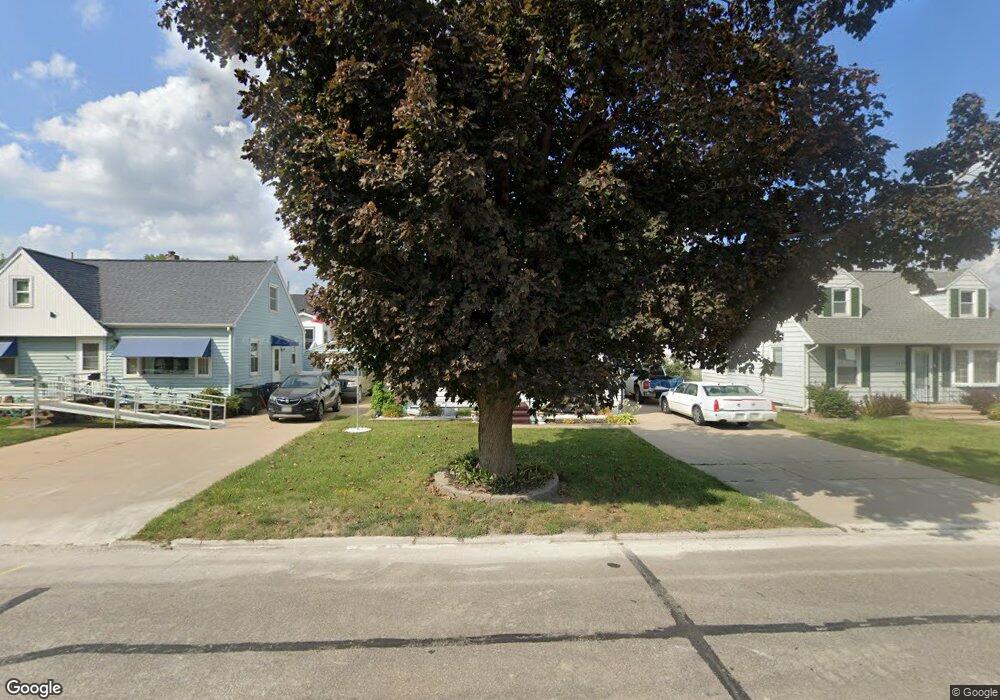 276 Wilson Ave SW, Cedar Rapids, IA 52404 - photo 1