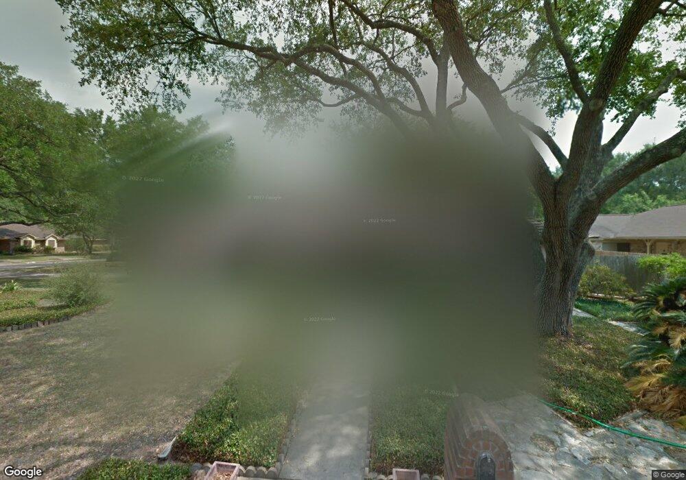 407 N Pecan Dr, Tomball, TX 77375 - photo 1