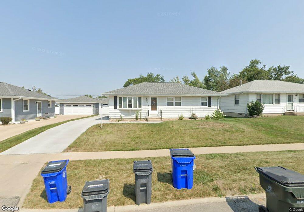 361 29th St NW, Cedar Rapids, IA 52405 - photo 1