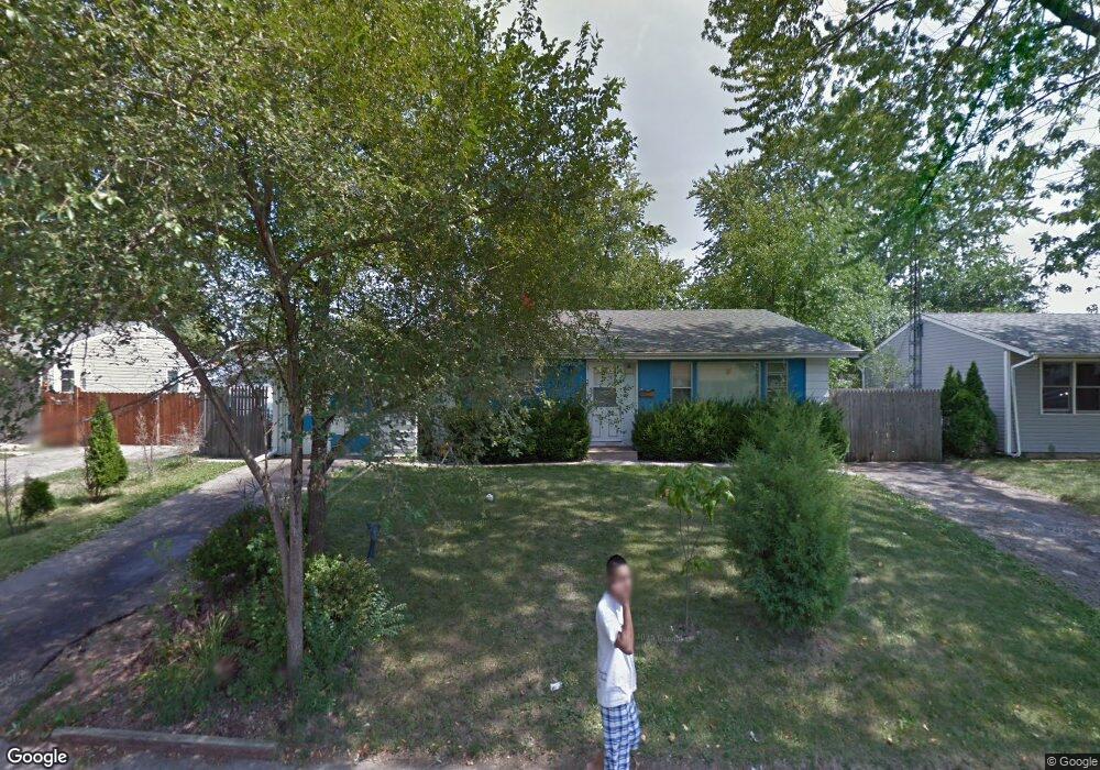 132 Mora Rd, Carpentersville, IL 60110 - photo 1