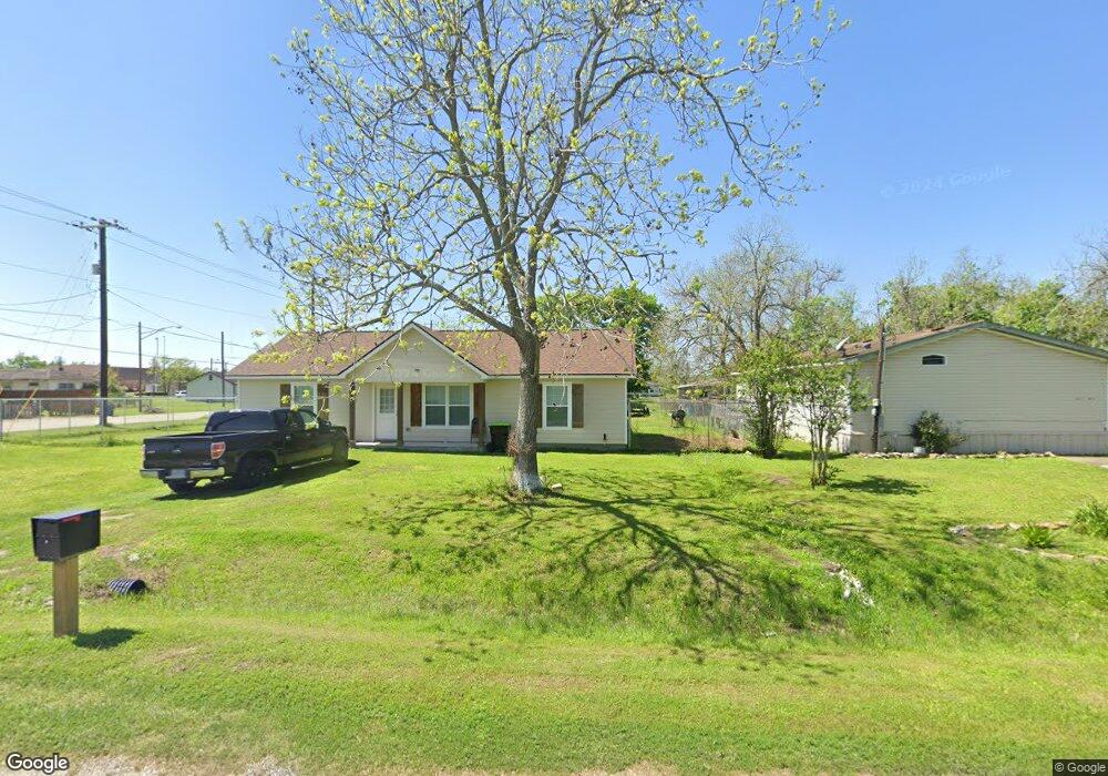 2516 Avenue D, Bay City, TX 77414 - photo 1