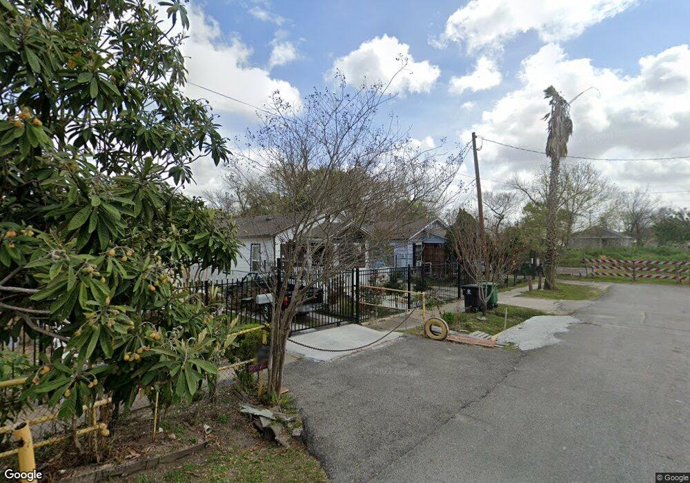 3033 Bringhurst St, Houston, TX 77026 - photo 1