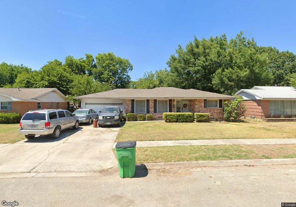 1717 Morningside Dr, Gainesville, TX 76240 - photo 1