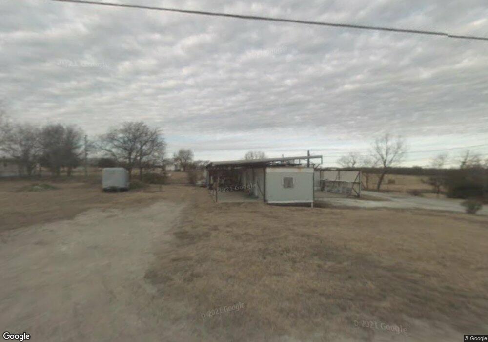 509 N Savage St, Whitewright, TX 75491 - photo 1