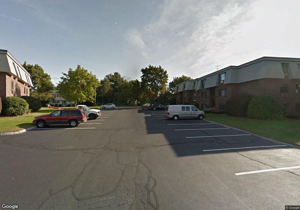 20 Hallmark Gardens unit 2, Burlington, MA 01803 - photo 1