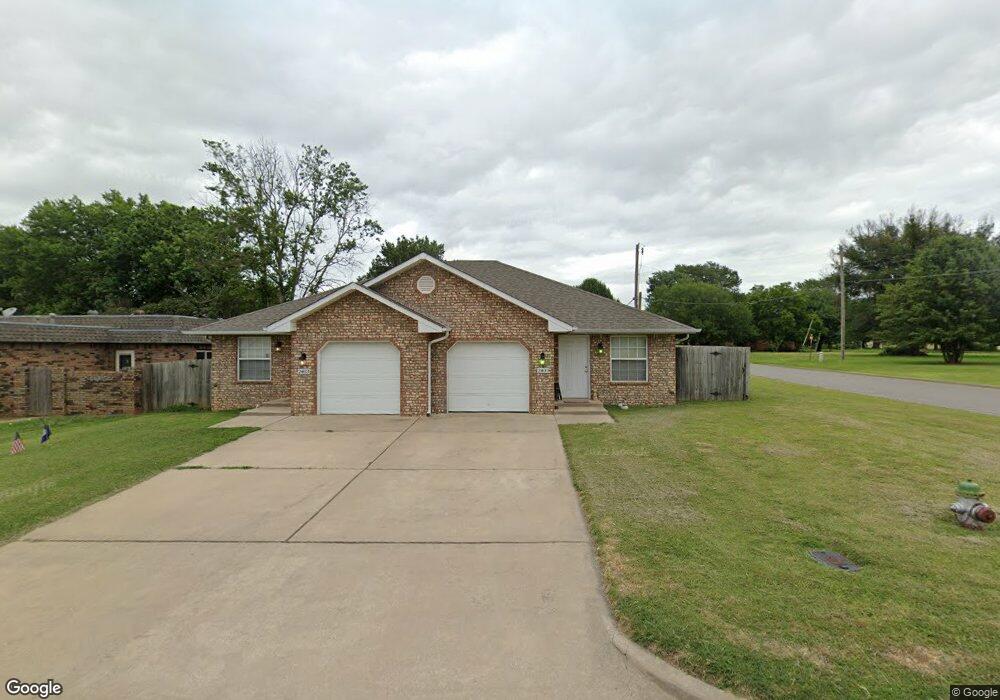 2401 Briarwood Ct, Ardmore, OK 73401 - photo 1