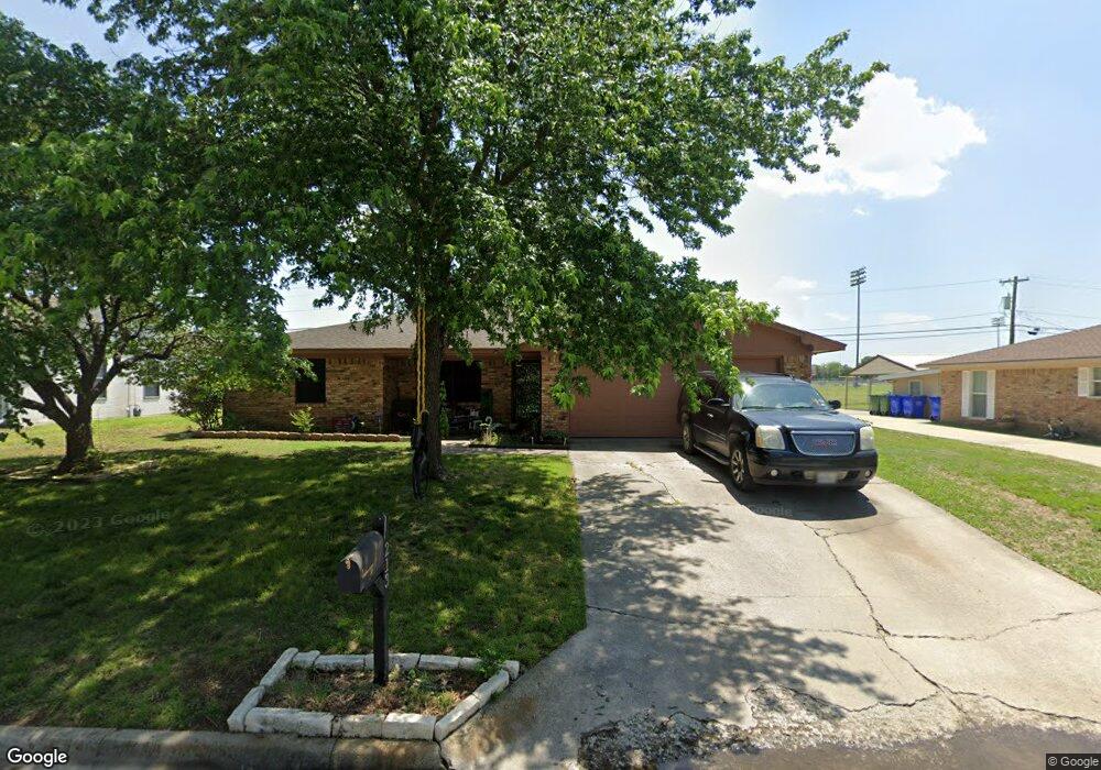 213 Texoma Dr, Whitesboro, TX 76273 - photo 1