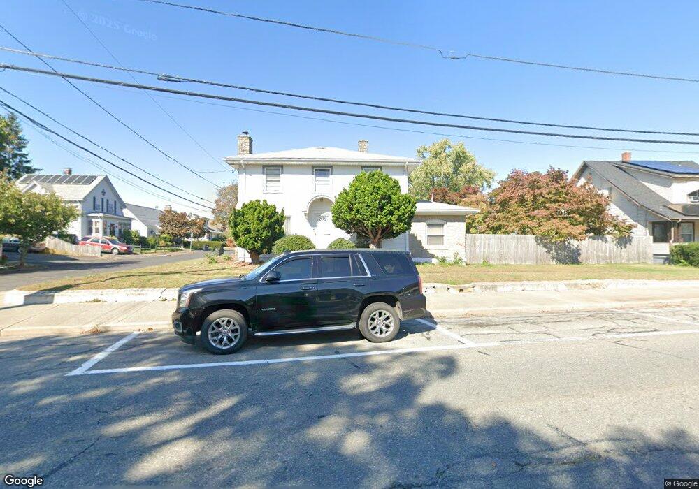 986 Central Ave, Pawtucket, RI 02861 - photo 1