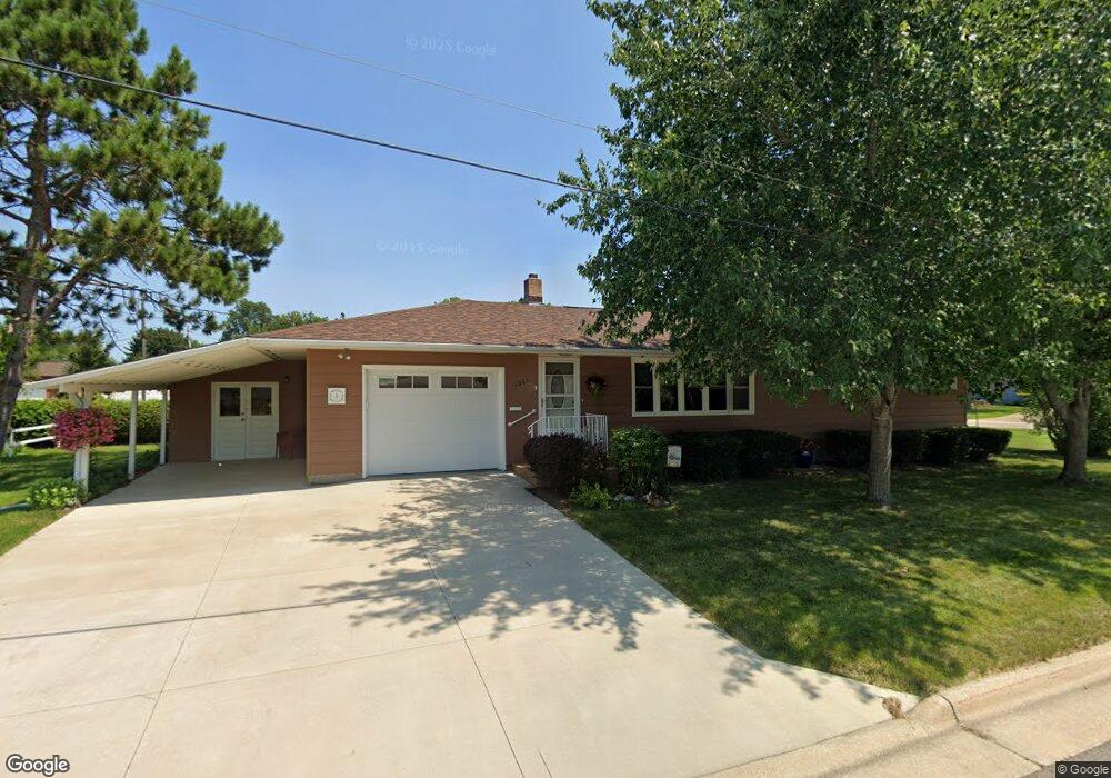 1021 Cedar Dr, La Crescent, MN 55947 - photo 1