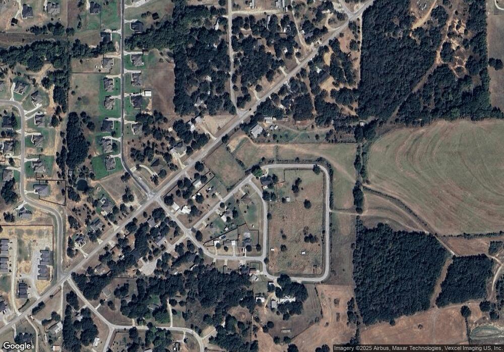 101 Oxford Cir, Springtown, TX 76082 - photo 1