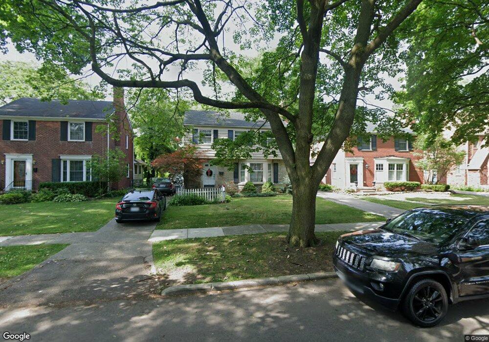 425 Maison Rd, Grosse Pointe Farms, MI 48236 - photo 1