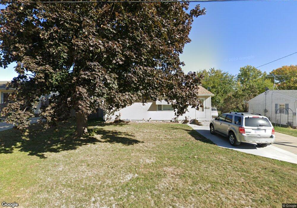 902 E 12th Street Place N, Newton, IA 50208 - photo 1