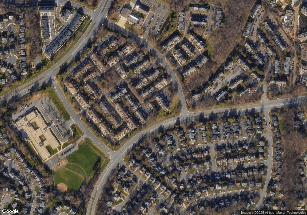 20586 Banbury Square, Sterling, VA 20165 - photo 1