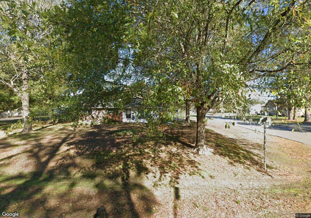 211 E 17th St, Stuttgart, AR 72160 - photo 1