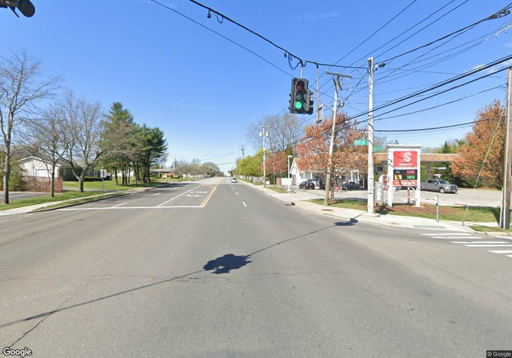 1 Kings Park Rd, ComMacK, NY 11725 - photo 1