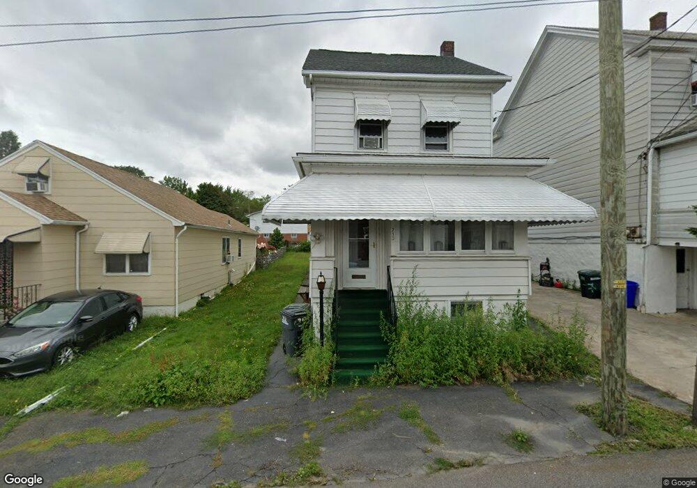 713 Garfield St, Hazleton, PA 18201 - photo 1
