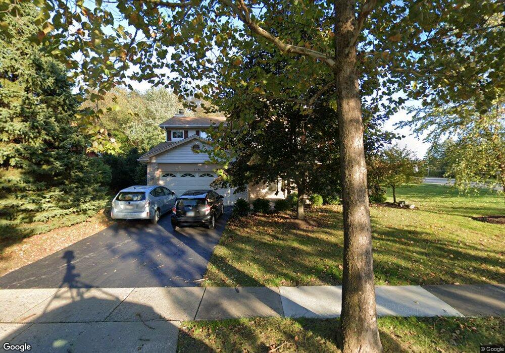 1196 Holly Ln, Algonquin, IL 60102 - photo 1