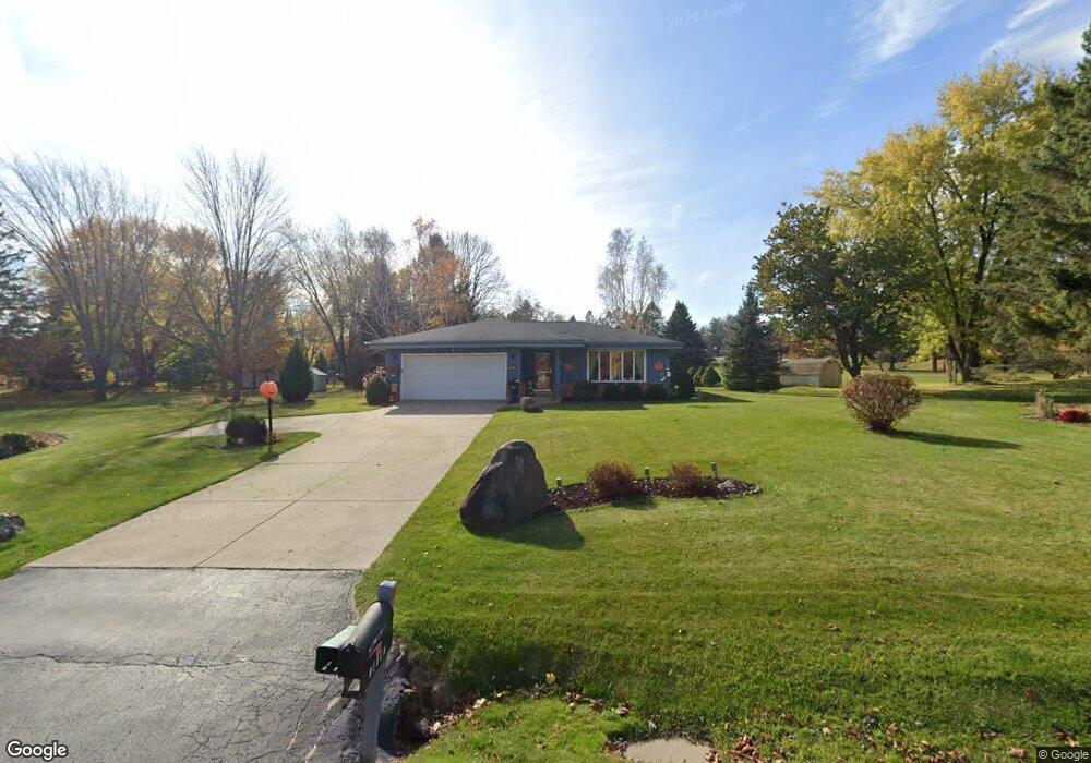 N57W25635 Fox Hollow Dr, Sussex, WI 53089 - photo 1