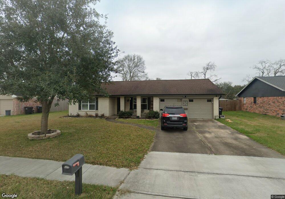 1904 Tracy Lynn Ln, Alvin, TX 77511 - photo 1