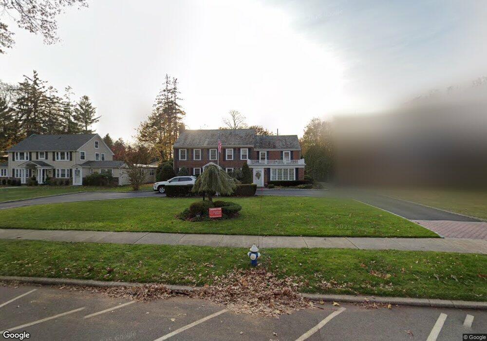 121 Cathedral Ave, Hempstead, NY 11550 - photo 1