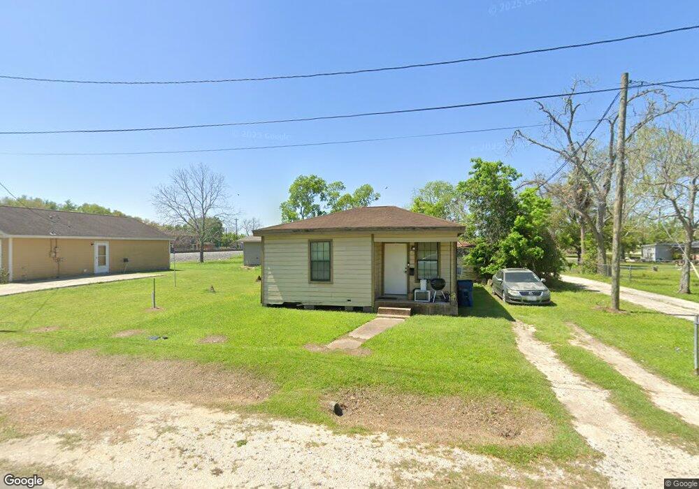 1105 1st St, Bay City, TX 77414 - photo 1