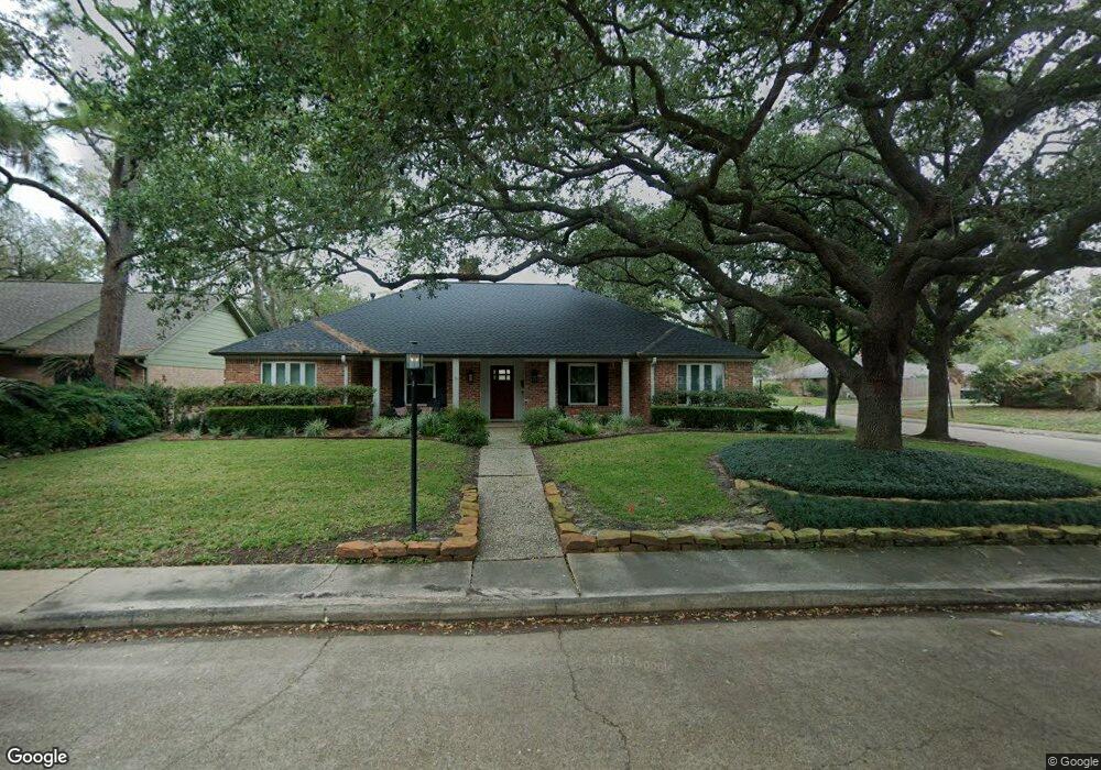10102 Chevy Chase Dr, Houston, TX 77042 - photo 1