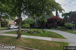 76 Lochmoor Blvd, Grosse Pointe Shores, MI 48236