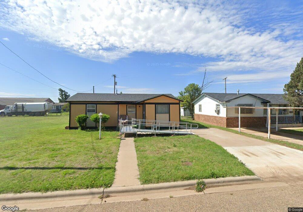 203 Bullock St, Plainview, TX 79072 - photo 1