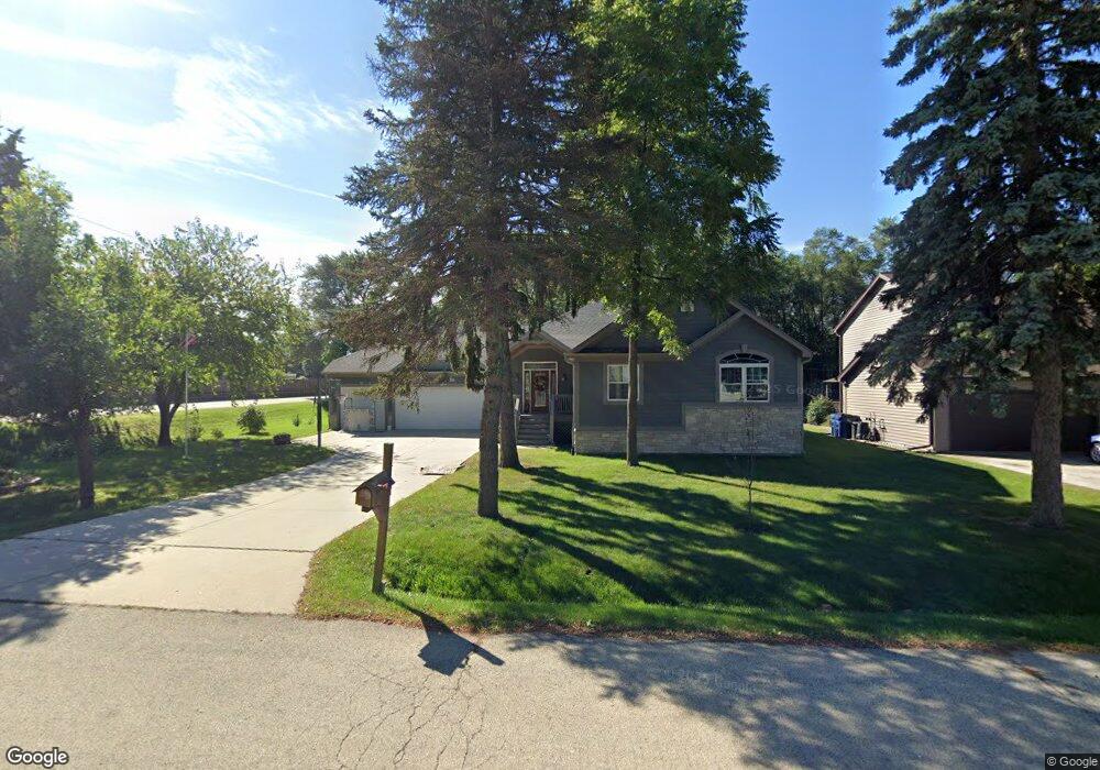 921 E Gladys Ave, Addison, IL 60101 - photo 1