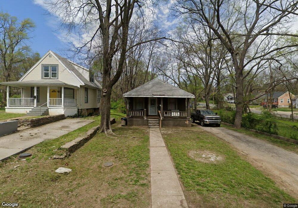 3114 E 69th St, Kansas City, MO 64132 - photo 1