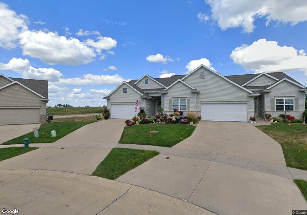 717 Stone Hedge Ct NW, Cedar Rapids, IA 52405 - photo 1