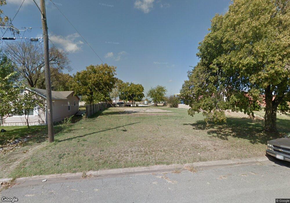 2210 Loy St, Sherman, TX 75090 - photo 1