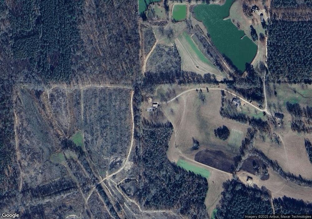 521 Pickett Rd, Fitzpatrick, AL 36029 - photo 1