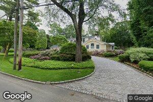 58 Cornwells Beach Rd, Port Washington, NY 11050