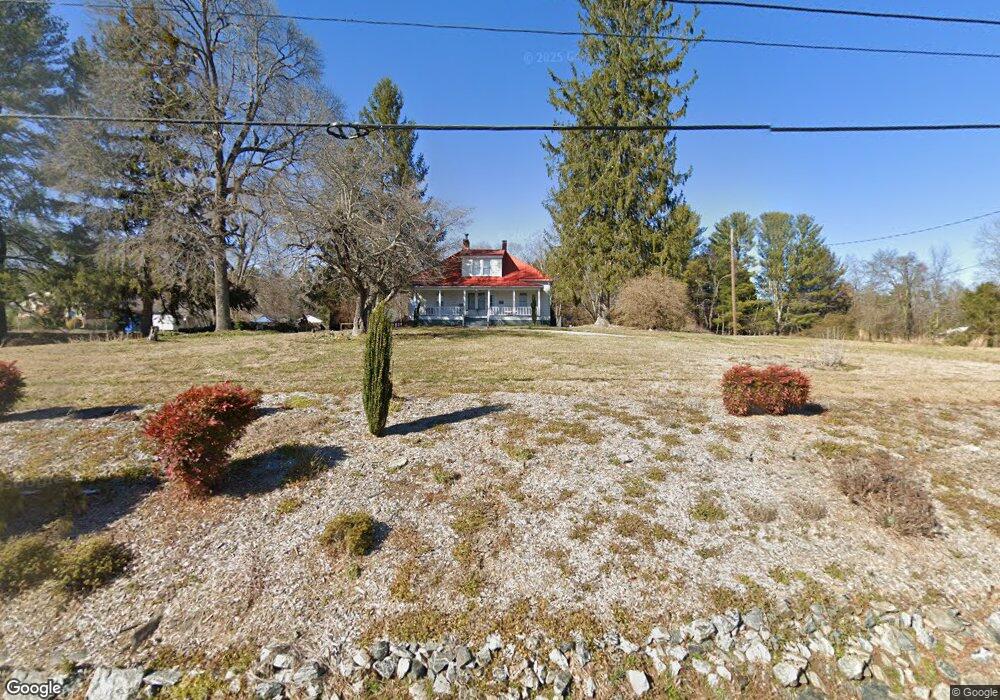 627 Sugarloaf Rd, Hendersonville, NC 28792 - photo 1