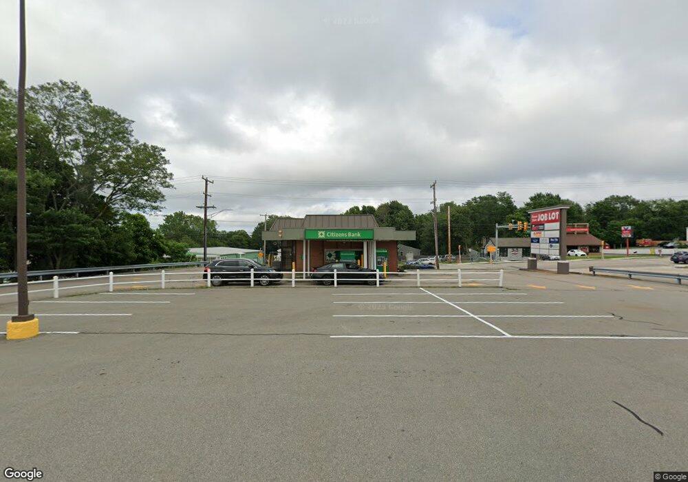 601 Metacom Ave, Warren, RI 02885 - photo 1