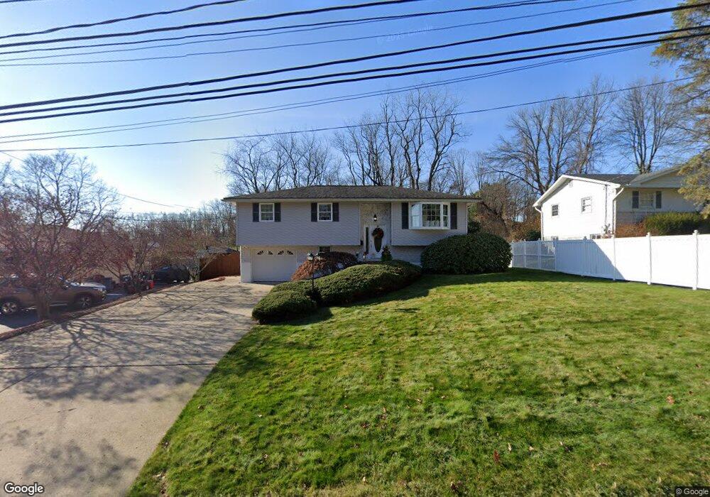 725 Oak St, Taylor, PA 18517 - photo 1