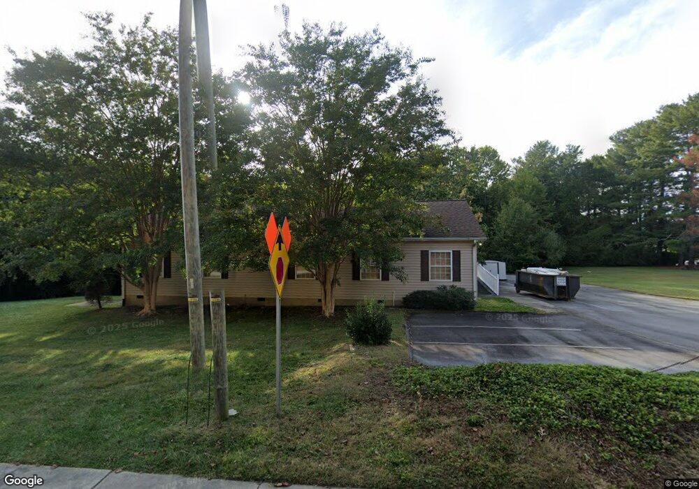 321 Thompson St, Hendersonville, NC 28792 - photo 1