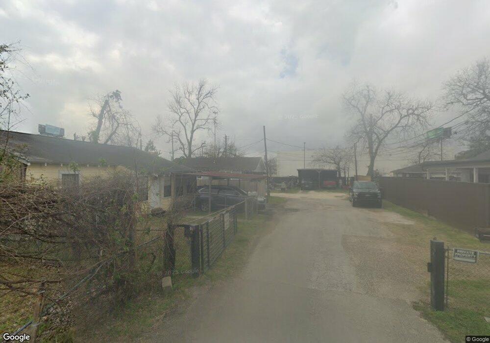 127 Bennie St, Houston, TX 77022 - photo 1