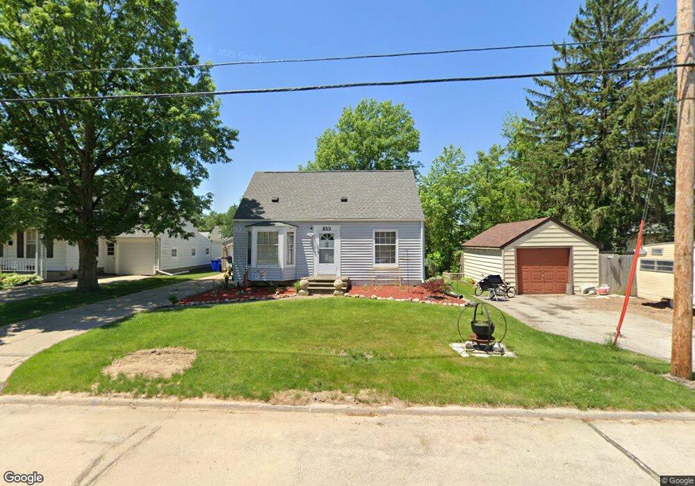 613 29th St SE, Cedar Rapids, IA 52403 - photo 1