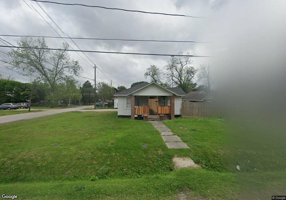 1318 Caplin St, Houston, TX 77022 - photo 1