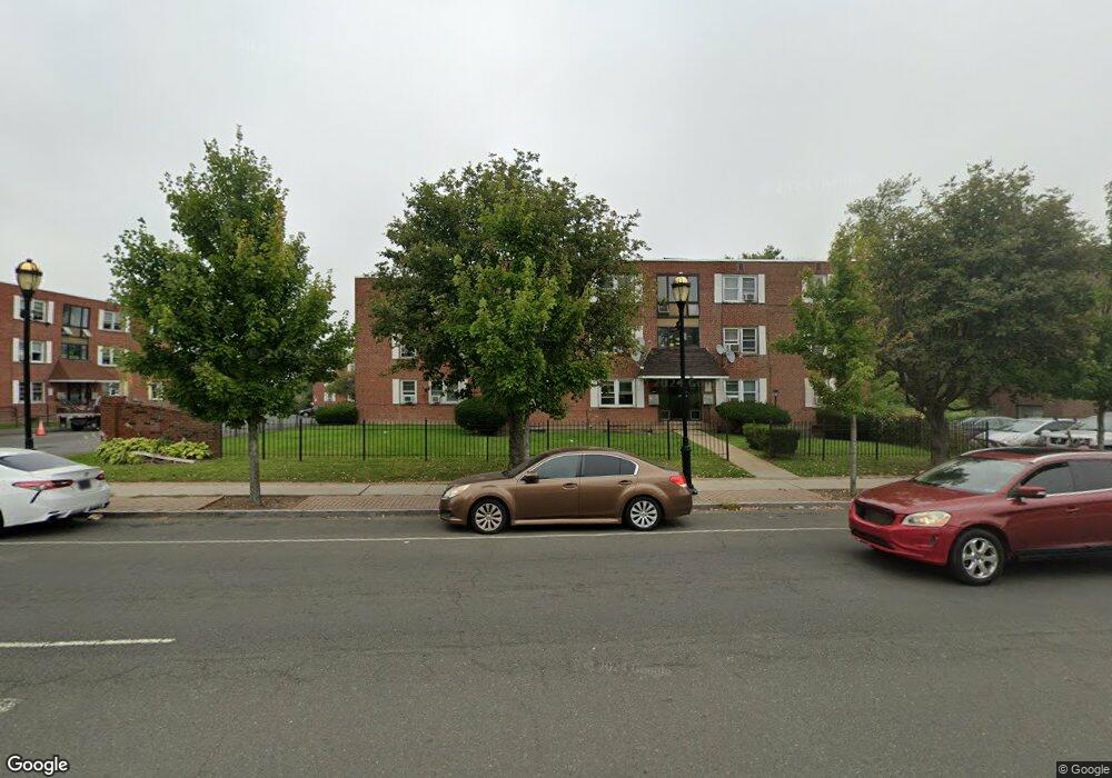 944 Wethersfield Ave unit 3, Hartford, CT 06114 - photo 1