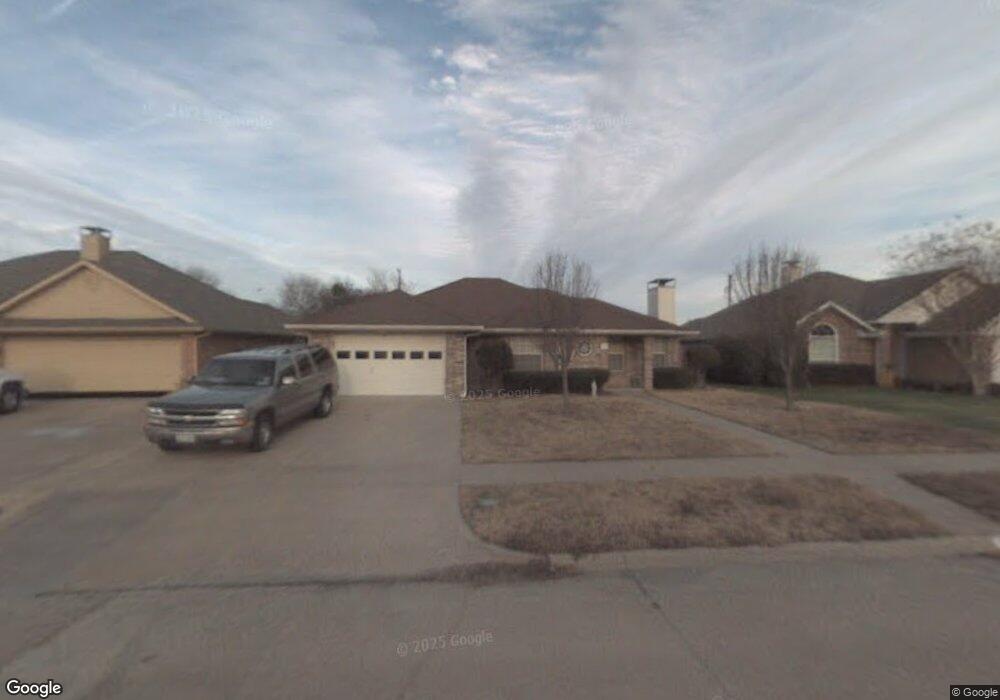 902 Oak Dr, Ennis, TX 75119 - photo 1