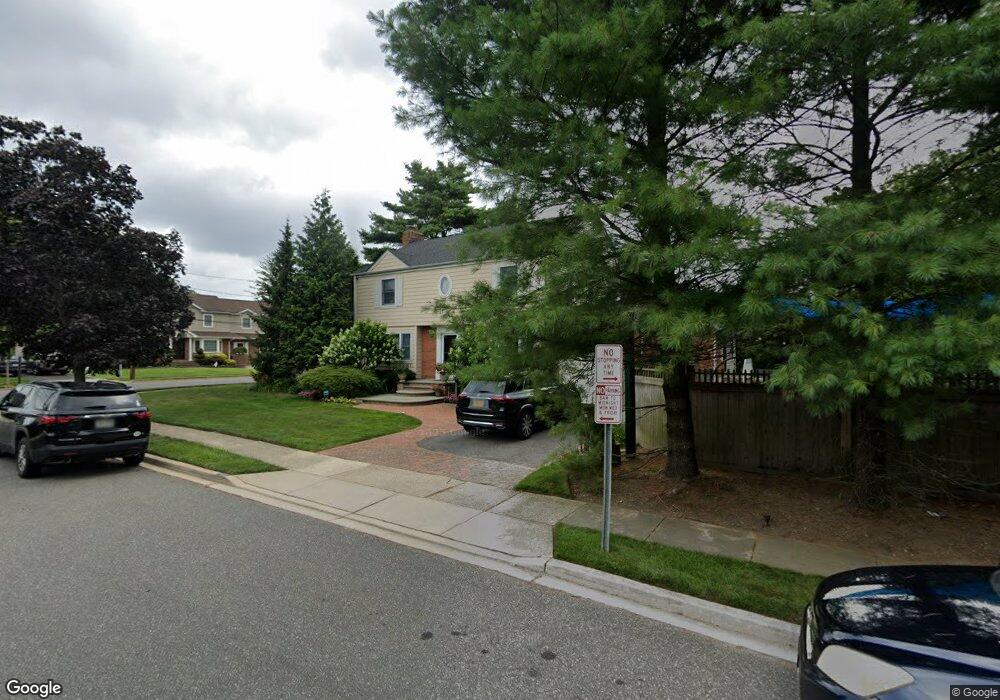 6 Arbor Ln, Merrick, NY 11566 - photo 1