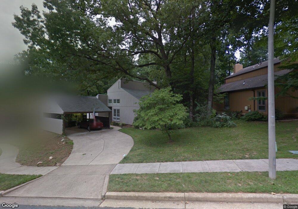 9410 Raintree Rd, Burke, VA 22015 - photo 1