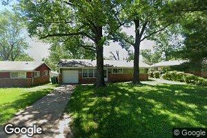 9751 Duke Dr, Saint Louis, MO 63136